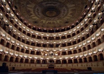 1280px-Teatro_Ferrara1