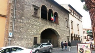 Viterbo. Palazzo Santoro - Biblioteca degli Ardenti