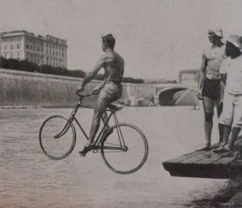 1480 - Le gare di nuoto nel Tevere. Tuffi acrobatici (Illustrazione italiana, 11 ago. 1901)