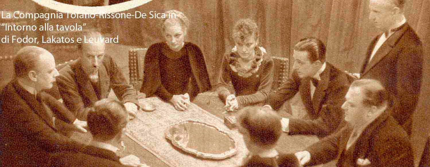 La Compagnia Tofano-Rissone-De Sica in "Intorno alla tavola" di Fodor, Lakatos e Leuvard (da &laquo;Comoedia&raquo; di dicembre 1934, pagina 7) 