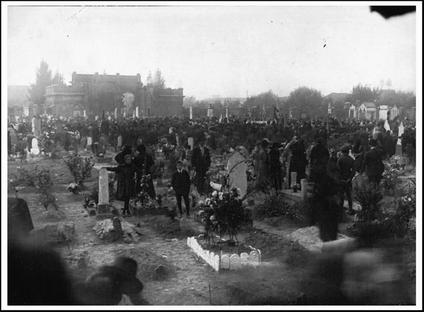 *Cimitero di Viadana, messa al Campo dei Soldati nel giorno della traslazione del Milite Ignoto da Aquileia a Roma, 1921
