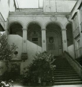 L'antica sede della Biblioteca Brancacciana (atrio)