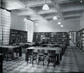 Biblioteca universitaria di Pisa - sale di consultazione